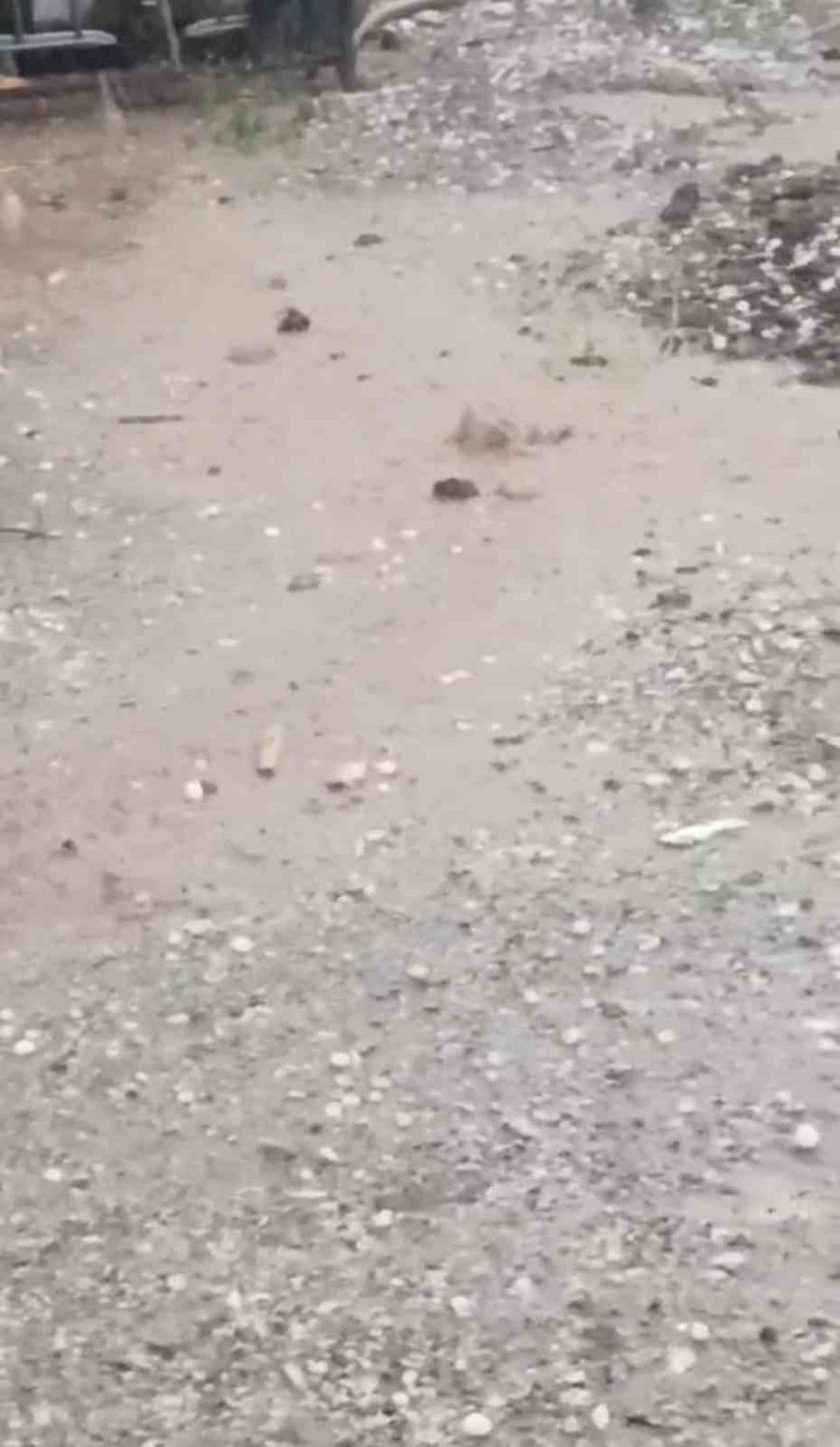 Kumluca’da Aniden Bastıran Dolu Yağışı Etkili Oldu