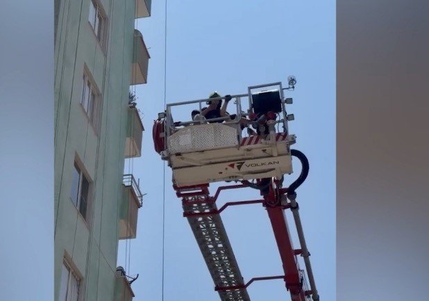 Mersin’de İskelede Mahsur Kalan 3 İşçi Kurtarıldı