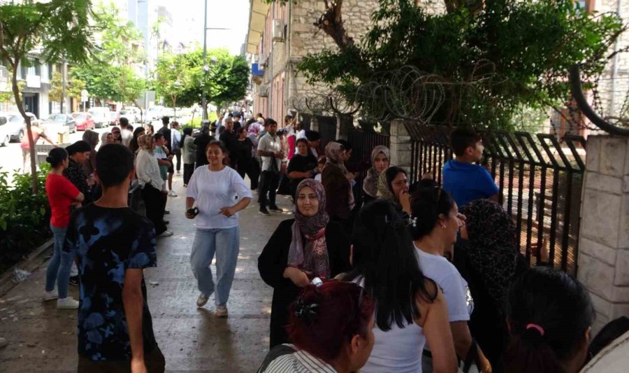 Mersin’de Lgs Sona Erdi, Öğrenciler Sınavı Değerlendirdi