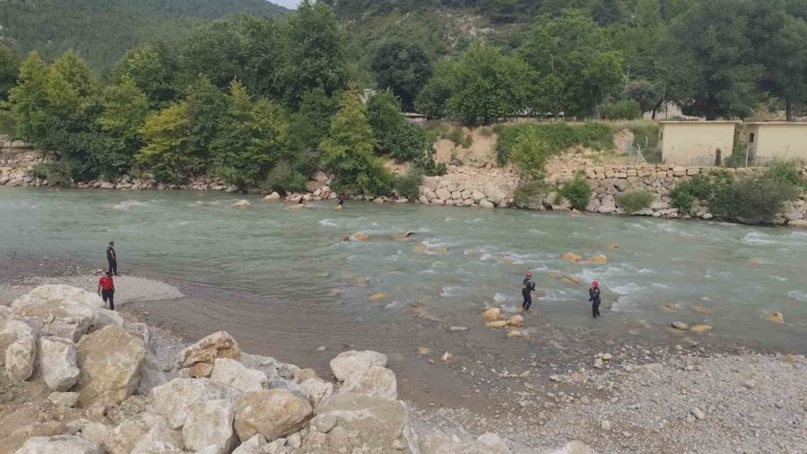 Alanya’da Çayda Kaybolan Genci Arama Çalışmalarına Yarın Devam Edilecek