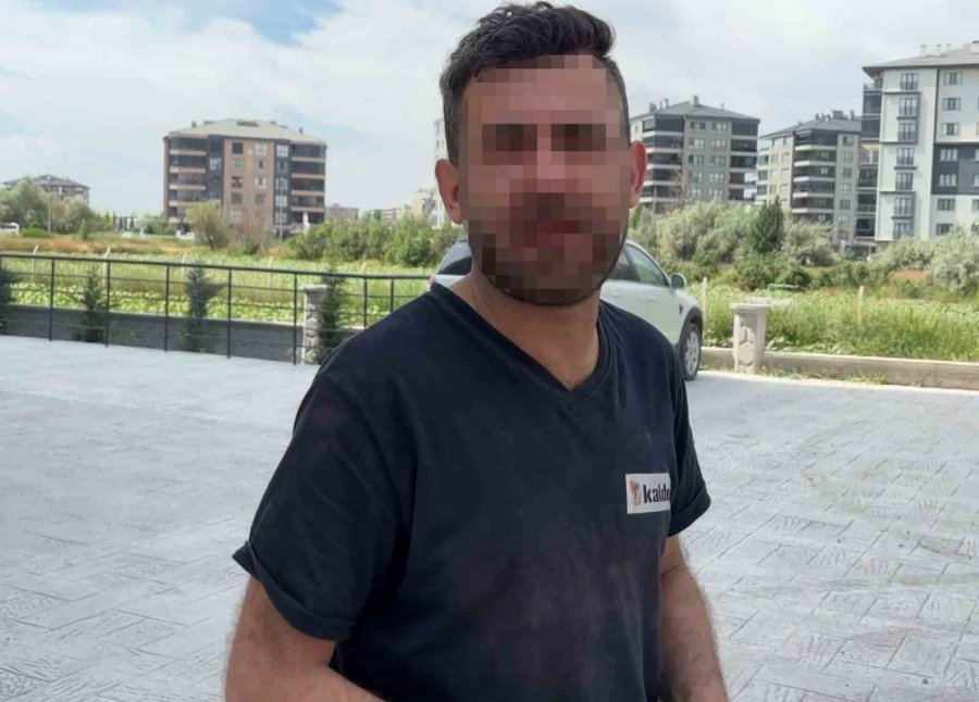 Aracına Sahte Plaka Taktı, Yakalanınca "işimiz Acildi" Dedi