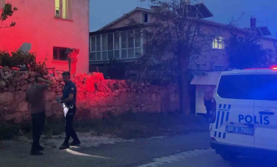 Tabancayla Evine Ateş Açtı, Kadın Ve Çocukları Kades Çağrısı İle Polis Kurtardı