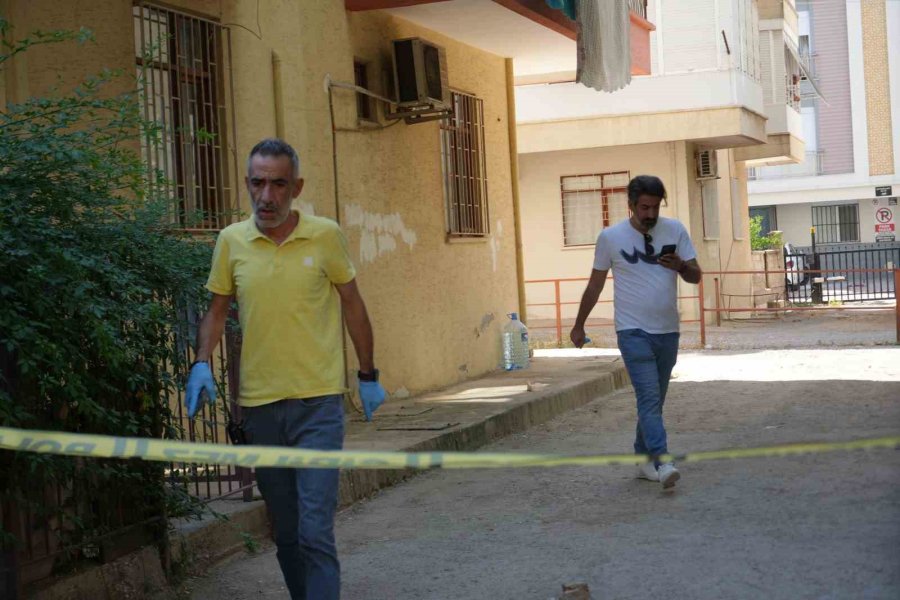 Öğretmen Koca 3 Çocuk Annesi Öğretmen Eşini Ve Kayınpederini Öldürdü