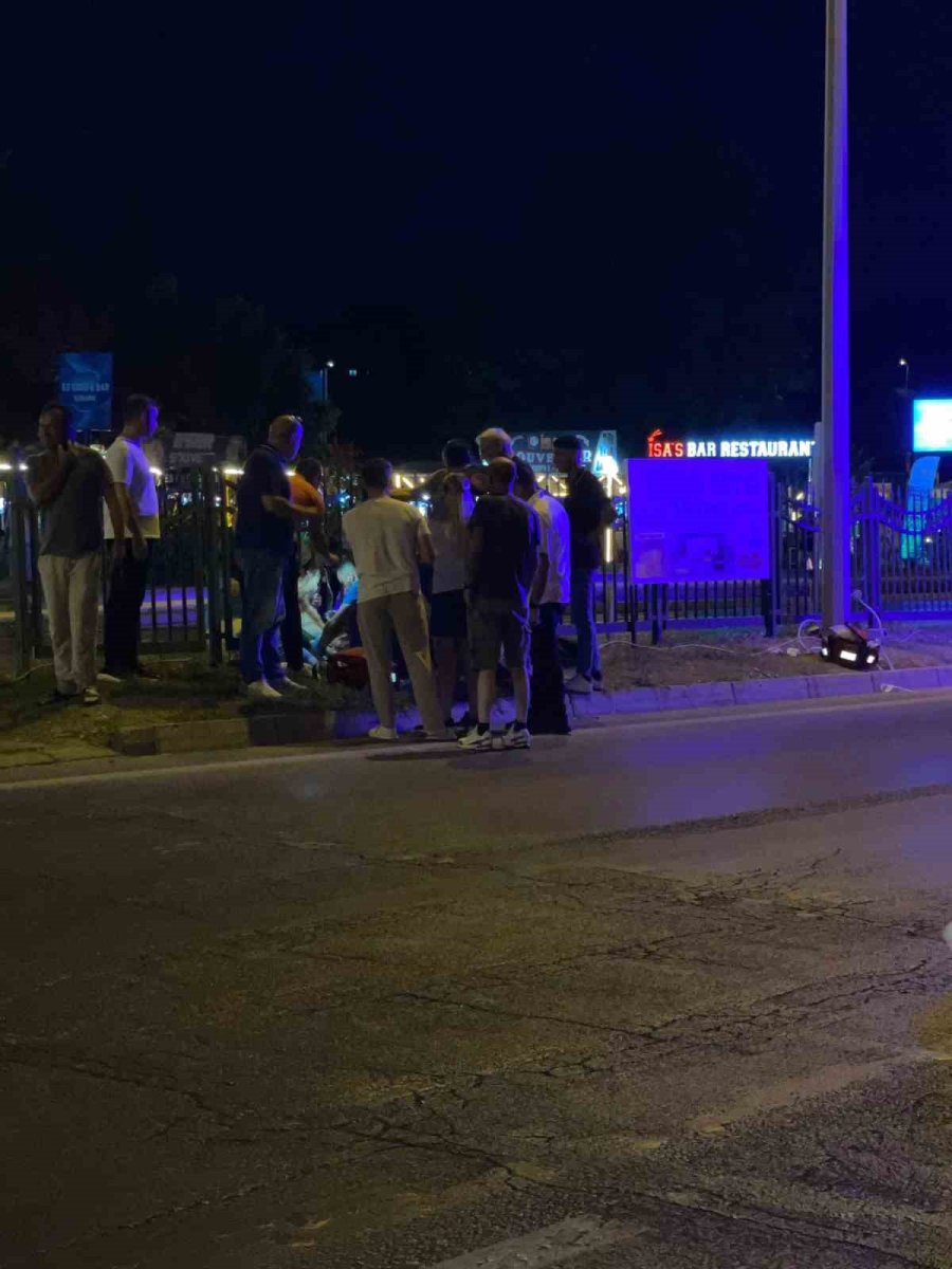 Alanya’da Otomobilin Çarptığı Çek Turist Hayatını Kaybetti
