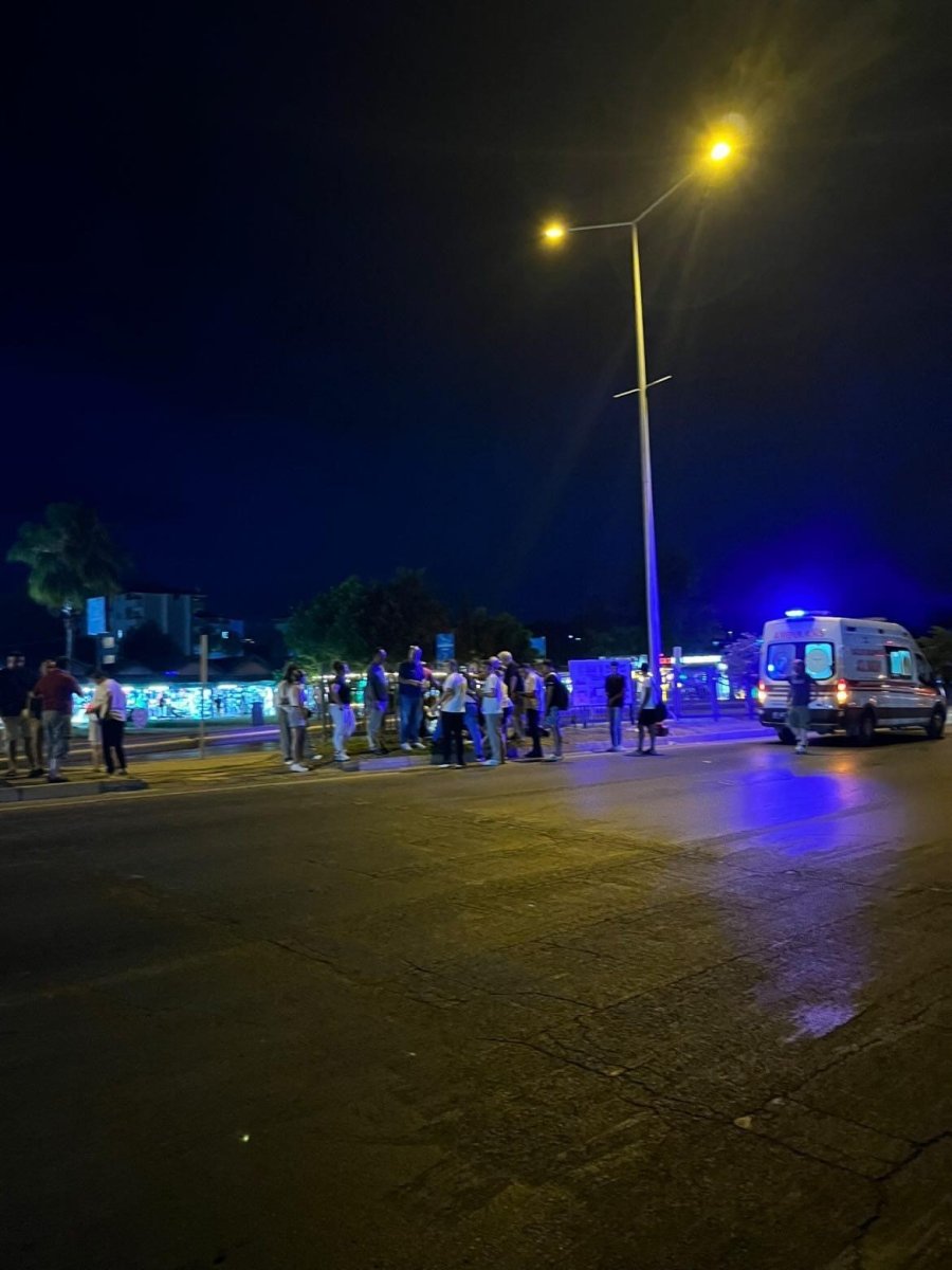 Alanya’da Otomobilin Çarptığı Çek Turist Hayatını Kaybetti