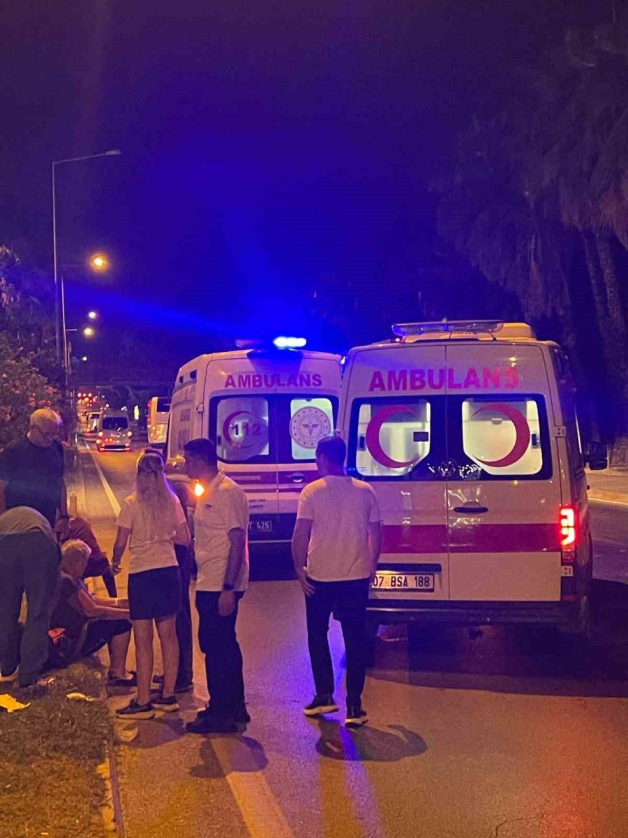 Alanya’da Otomobilin Çarptığı Çek Turist Hayatını Kaybetti