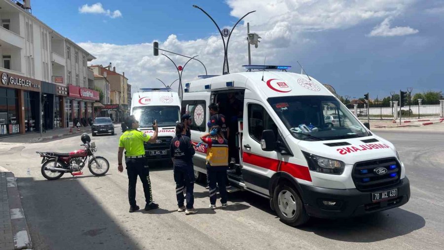 Motosikletteki 2 Kişinin Ölümden Döndüğü Kaza Kamerada