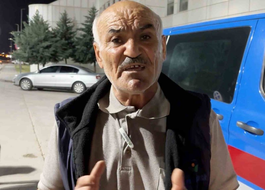 Öfkeli Baba, Kızını Rahatsız Eden Gencin Kulağını Kesti: 1’i Polis 2 Yaralı