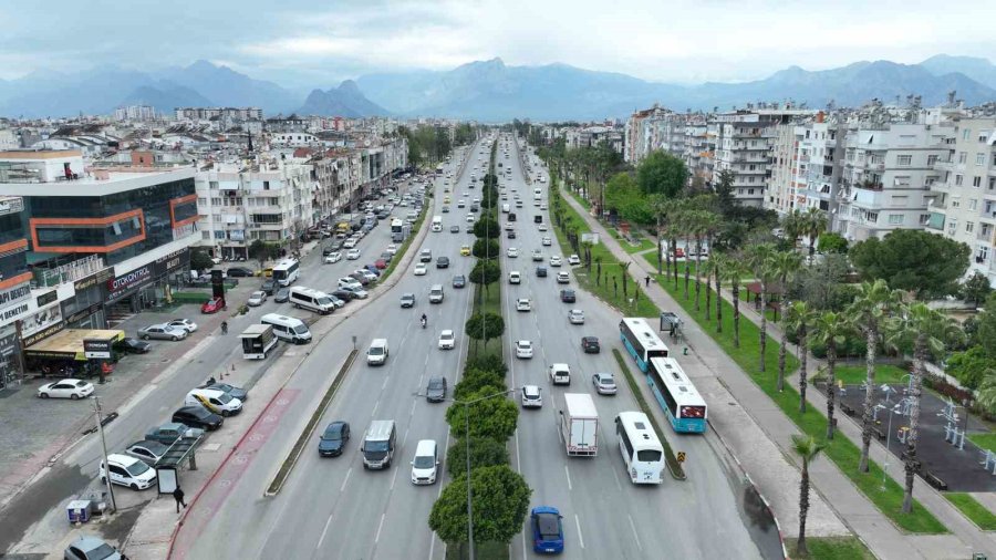 Gazi Bulvarı’nda Trafik Akışını Rahatlatmak İçin Çalışma Başlatıldı