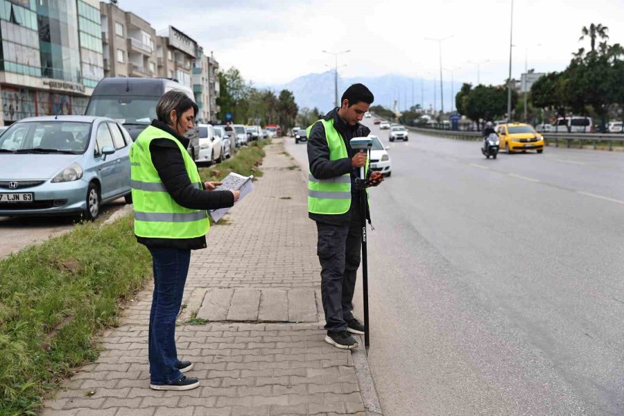 Gazi Bulvarı’nda Trafik Akışını Rahatlatmak İçin Çalışma Başlatıldı