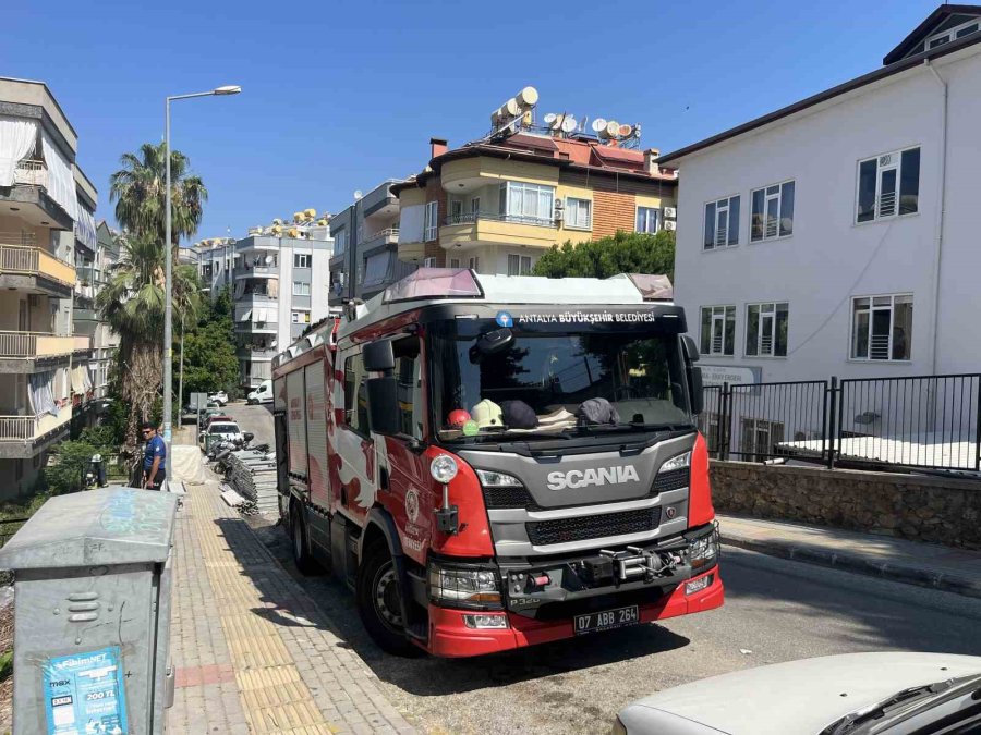 Alanya’da Apartman Dairesinde Çıkan Yangın Korkuttu
