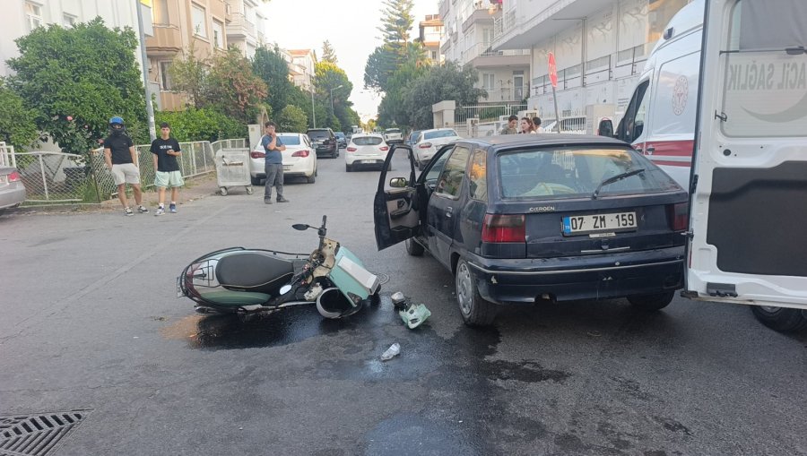 Otomobil İle Çarpışan Motosikletin Sürücüsü Yaralandı