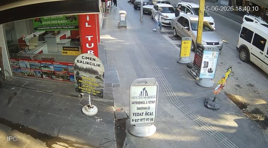 Doğum Günü Pastasını Alır Almaz Kurşun Yağmuruna Tutuldu: O Anlar Kamerada