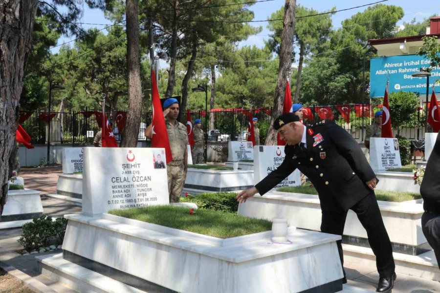 Antalya’da Şehitler Dualarla Anıldı