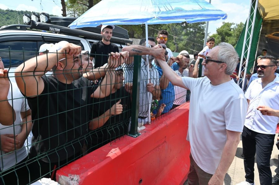 Kepez’de Drag Rüzgarı Esti