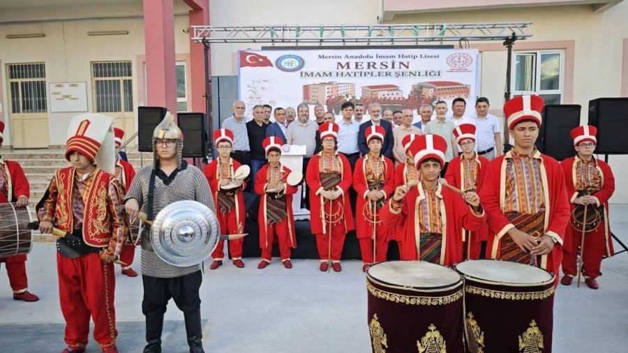Mersin’de İmam Hatip Okulları Şenliği Yoğun Katılımla Gerçekleştirildi