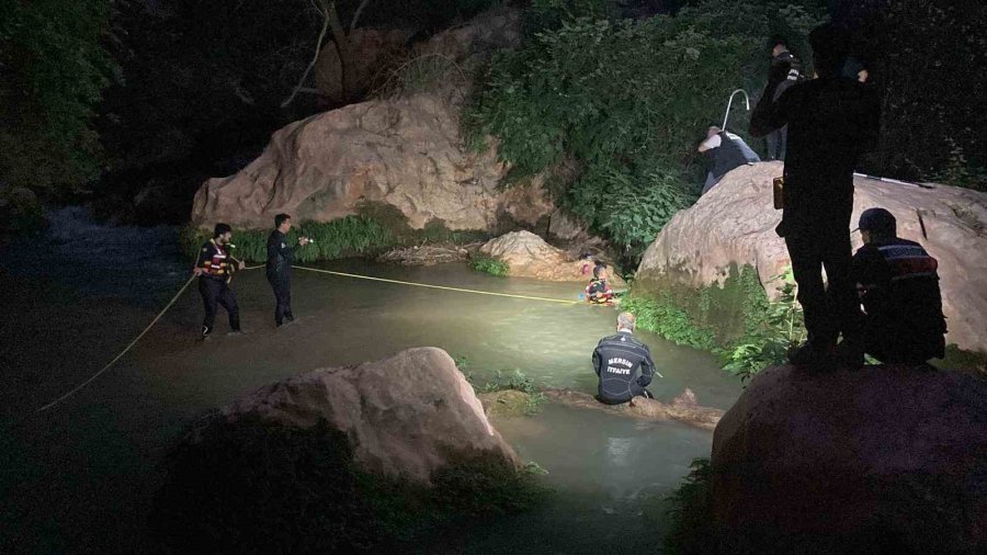 Vadide Girdiği Suda Akıntıya Kapılan Çocuk Hayatın Kaybetti