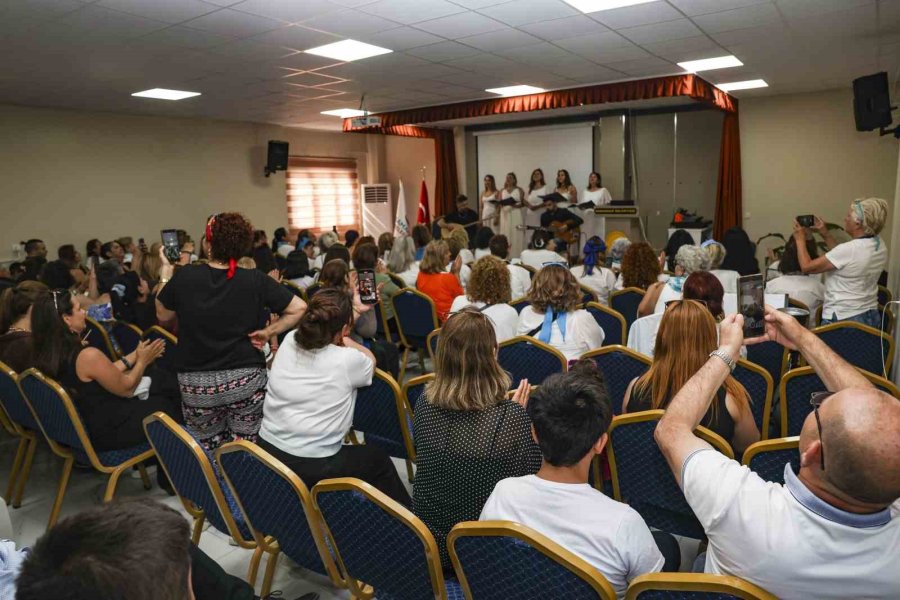 Mezitli’nin Kadınları Hatay’da Dayanışma İçin Buluştu