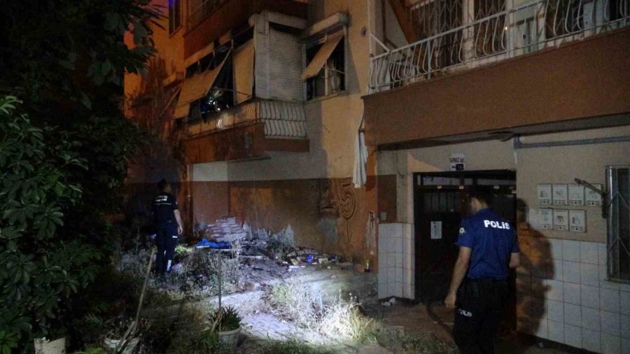 Kentsel Dönüşümdeki Apartmanda Çıkan Yangın Mahalleliyi Sokağa Döktü