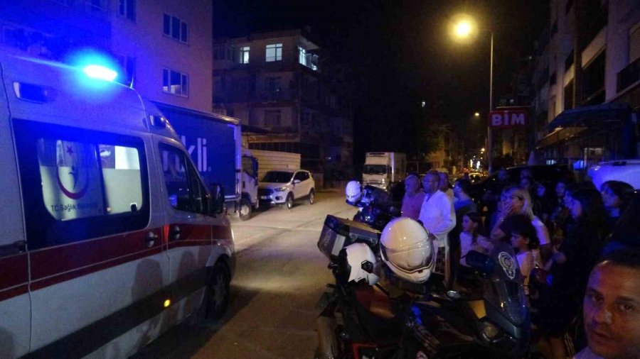 Kentsel Dönüşümdeki Apartmanda Çıkan Yangın Mahalleliyi Sokağa Döktü