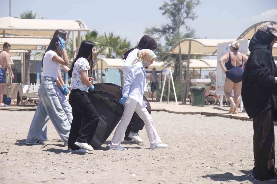 Serik’te Sahil Temizliği Gerçekleştirildi