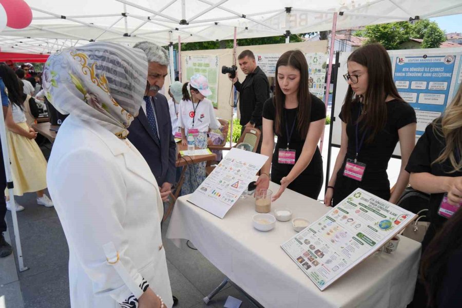 Öğrencilerin Bilim Projeleri Görücüye Çıktı