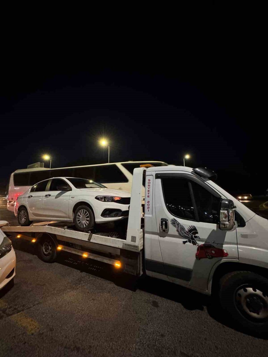 Serik’te Korsan Taşımacılık Yapan 2 Araca Ceza