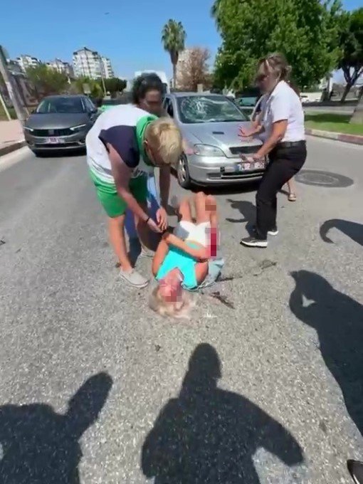 Yayaya Çarpan Kadın "gözüme Sinek Kaçtı, Görmedim" Diyerek Gözyaşı Döktü