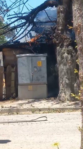 Serik’te Gecekondu Yangını