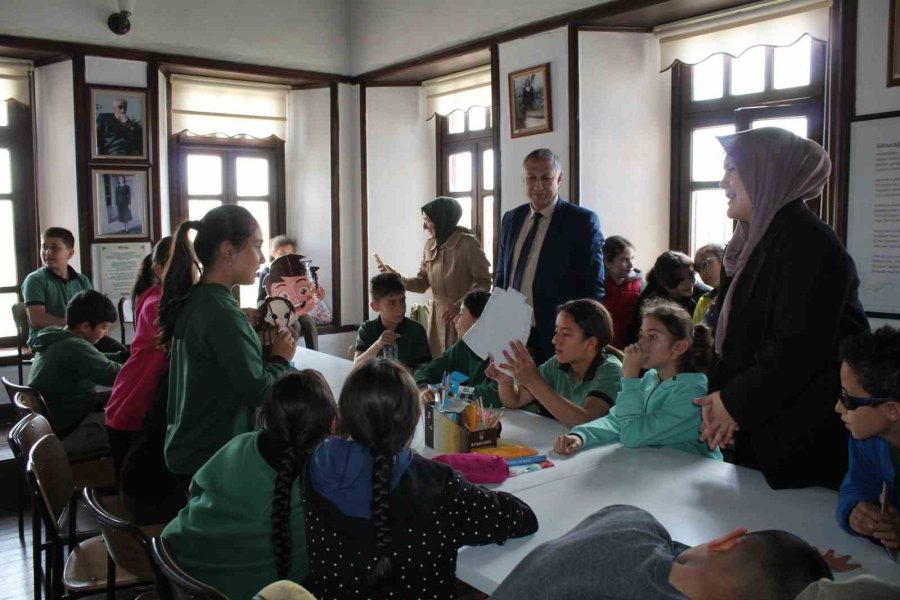 Bor Halk Kütüphanesi’nde 56 Öğretmen Adayından 19 Farklı Etkinlik