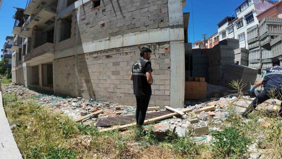 Karaman’da 3’üncü Kattan Düşen Kalıp Ustası Ağır Yaralandı