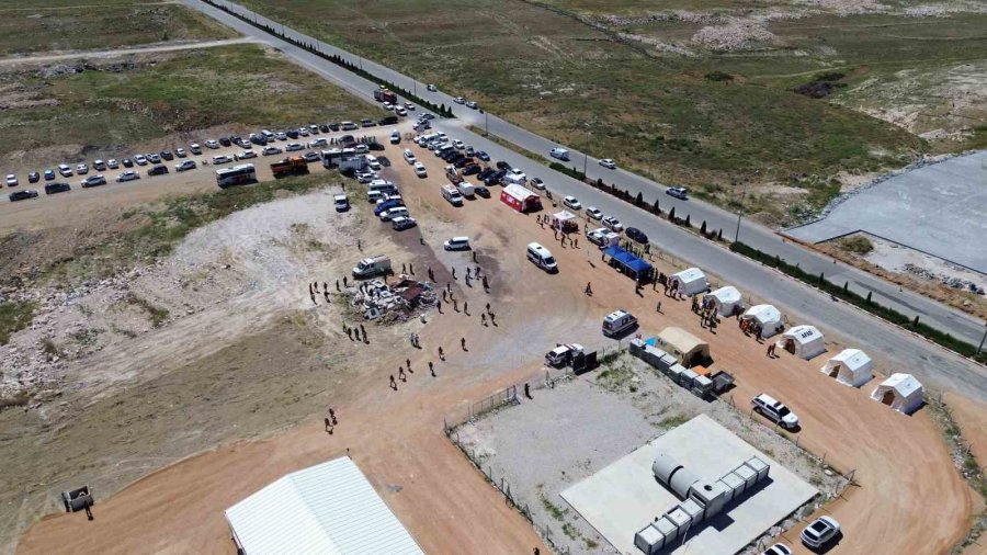 6 Şubat Depreminde 40’a Yakın Akrabasını Kaybeden Afad Gönüllüsü Tatbikatta Görev Aldı