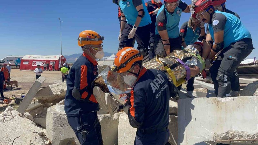 6 Şubat Depreminde 40’a Yakın Akrabasını Kaybeden Afad Gönüllüsü Tatbikatta Görev Aldı