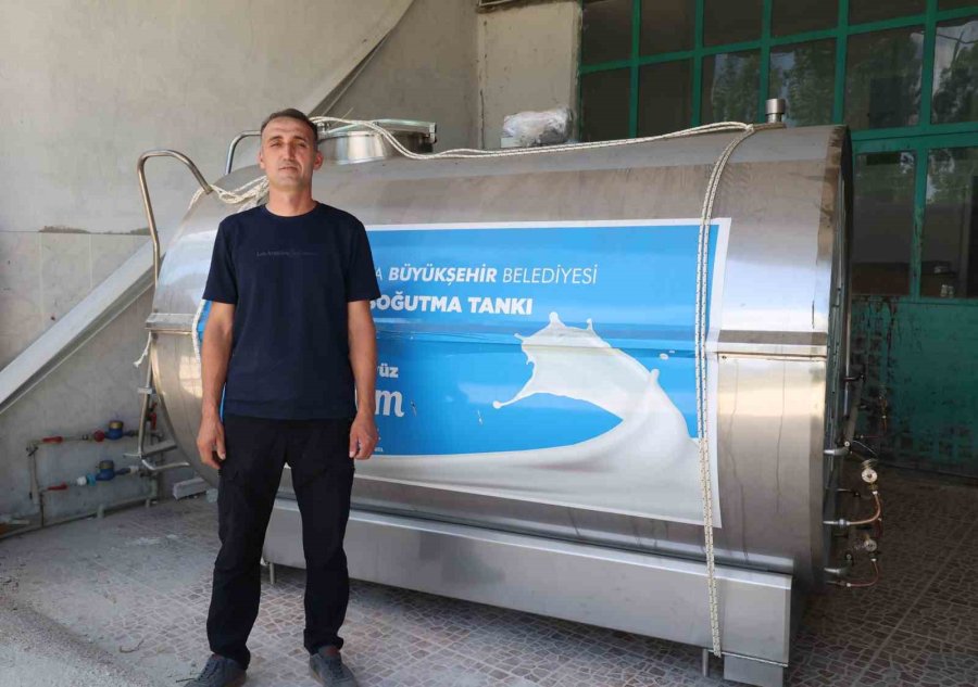 Büyükşehir’in Üreticilere Ekipman Destekleri Sürüyor