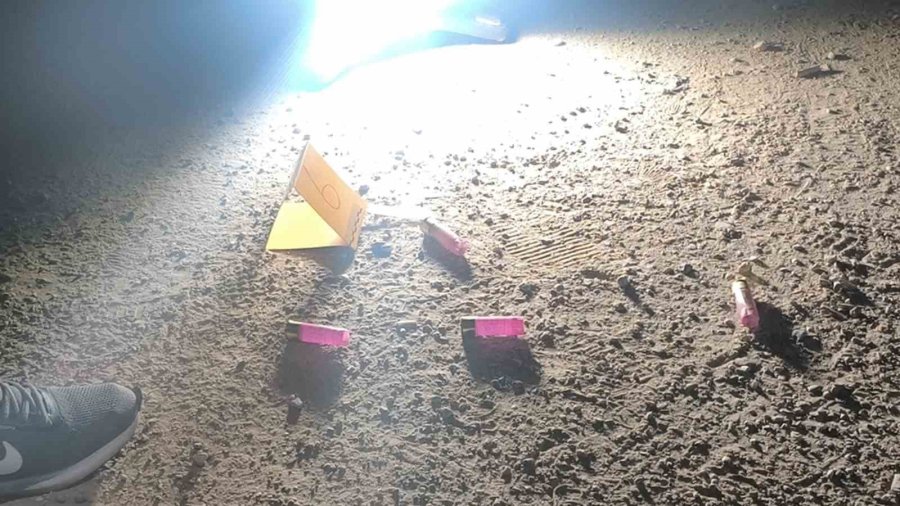 Antalya’da İki Grup Arasında Çıkan Kavgada Silahlar Konuştu: 3 Yaralı