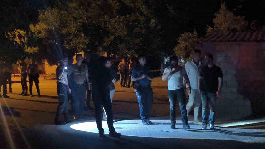 Antalya’da İki Grup Arasında Çıkan Kavgada Silahlar Konuştu: 3 Yaralı