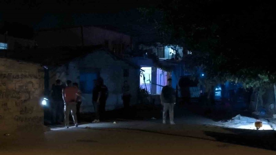 Antalya’da İki Grup Arasında Çıkan Kavgada Silahlar Konuştu: 3 Yaralı