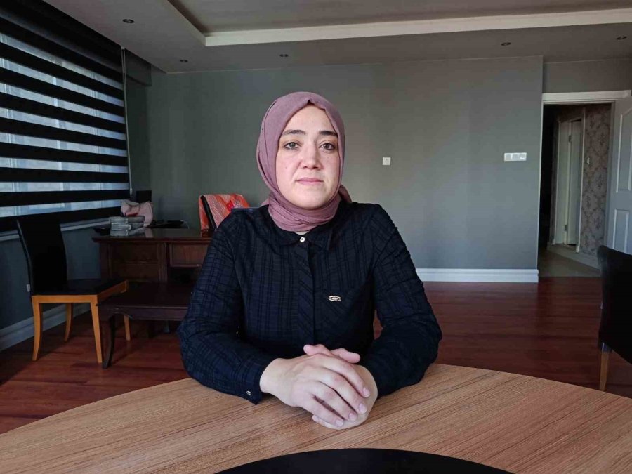 Genç Kadından Yanlış Ameliyat İddiası: "sağ Ayağım Yerine Sol Ayağımı Ameliyat Ettiler"