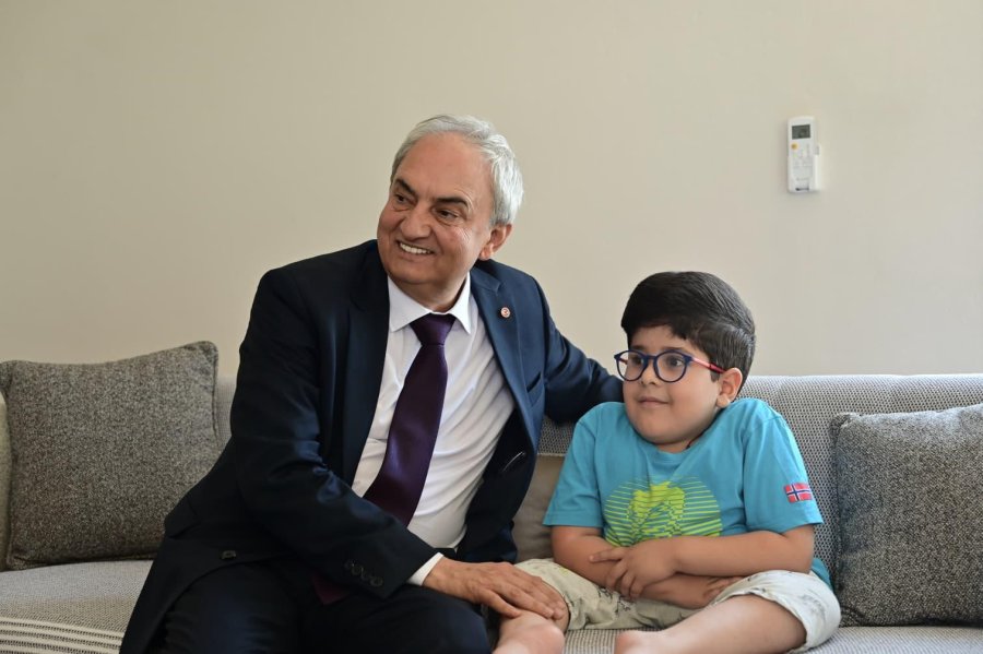 Doğuştan Engelli Kerem’in Karne Mutluluğu Tekerlekli Sandalye İle Taçlandı
