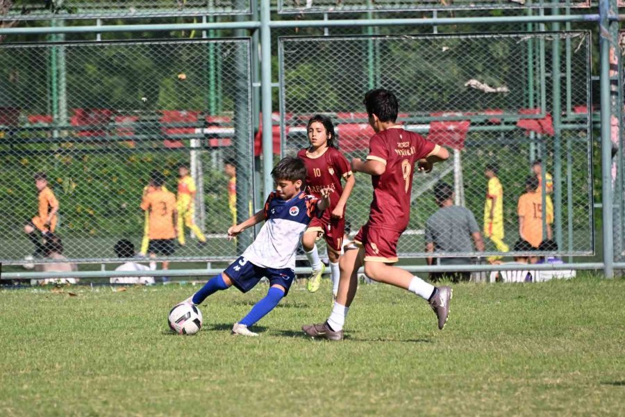 Mersin’de 3 Binden Fazla Çocuk Futbol Şöleninde Buluştu