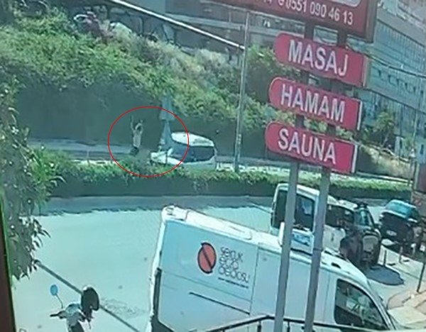 Mersin’de Hafif Ticari Aracın Çarptığı Sağlık Çalışanı Hayatını Kaybetti