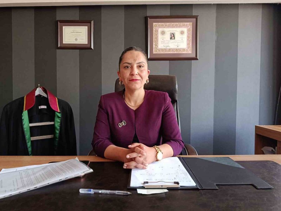 Genç Kadından Yanlış Ameliyat İddiası: "sağ Ayağım Yerine Sol Ayağımı Ameliyat Ettiler"