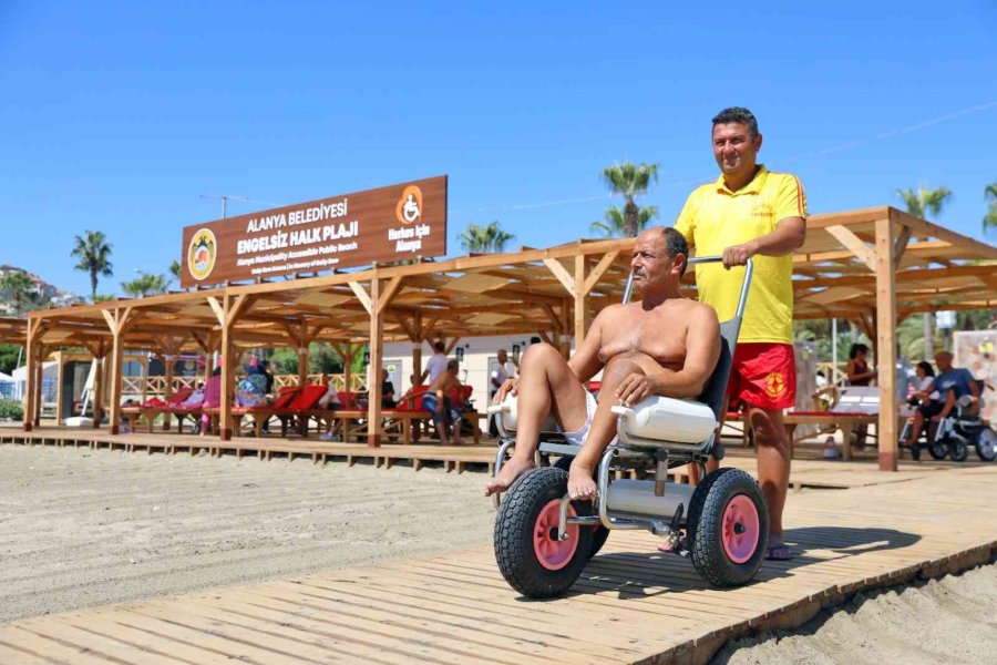 Alanya’da Vatandaşların Gözdesi Halk Plajları