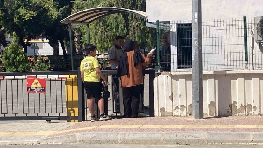 Mersin’de Yks Heyecanı: Sınava Saniyelerle Yetiştiler