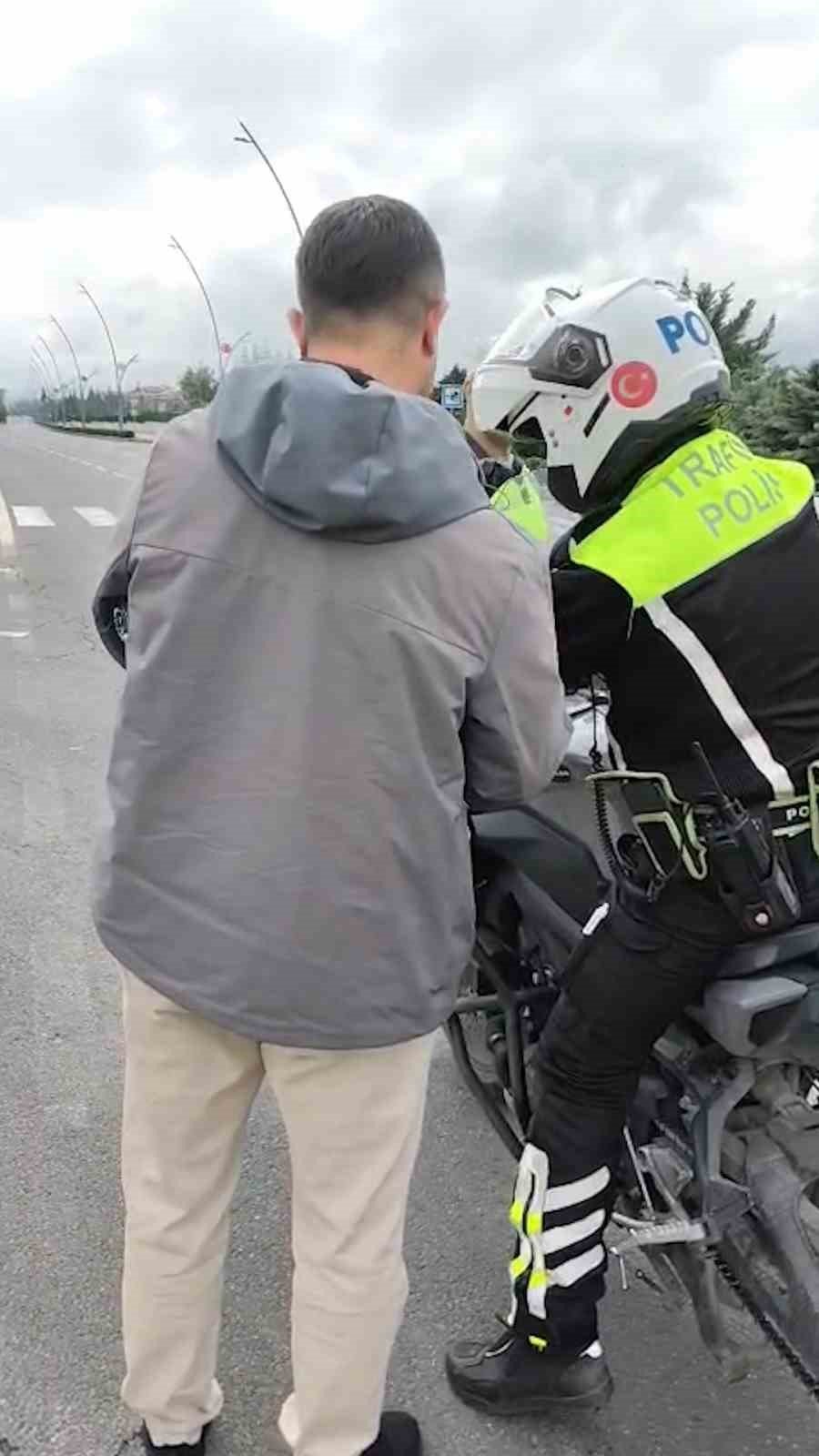 Niğde’de Yks’ye Geç Kalan Öğrencileri Polis Yetiştirdi