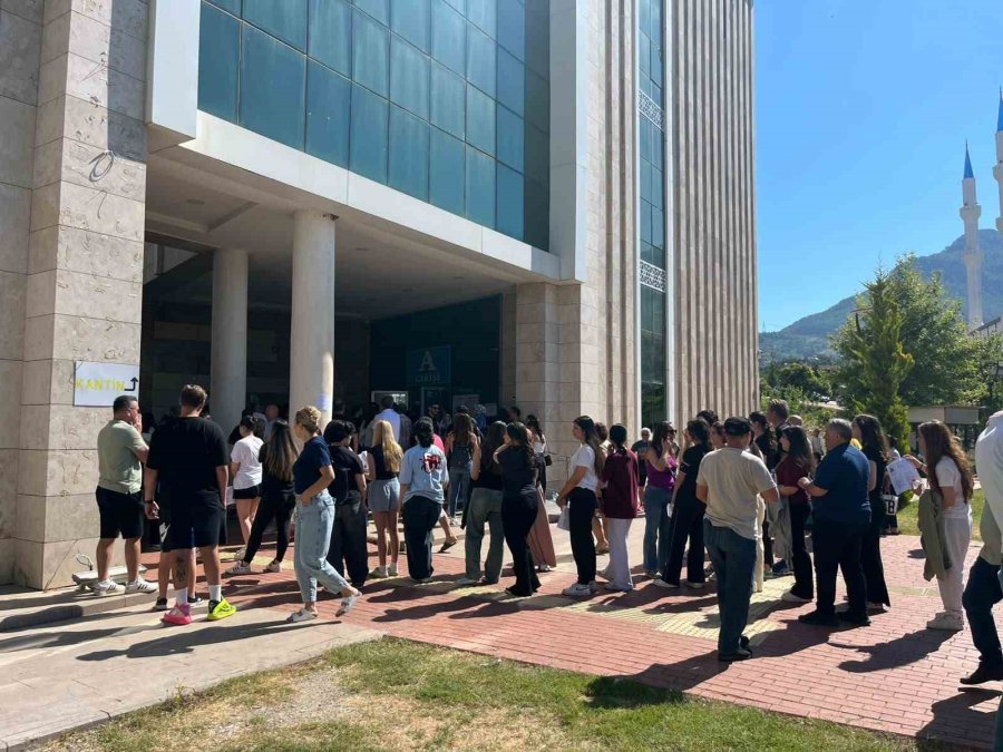 Alanya’da 5 Bin 994 Öğrenci Ayt Heyecanı Yaşıyor