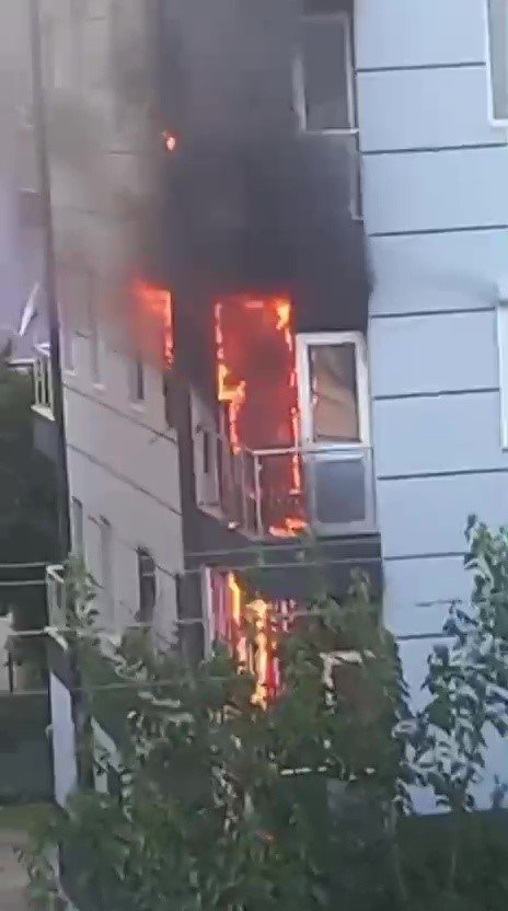 Antalya’da 1 Ay Önce Taşındıkları Daire Yangında Küle Döndü