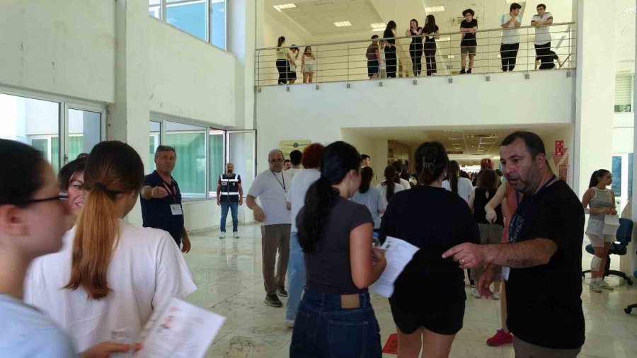 Antalya’da Yks’de İkinci Gün Heyecanı