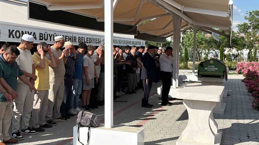 Isparta’daki Kazada Hayatını Kaybeden Meryem Dinç Ve Gülperi Ertürk Son Yolculuklarına Uğurlandı