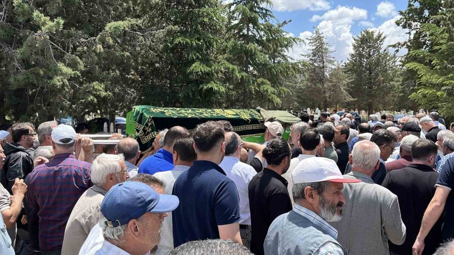 Isparta’daki Kazada Hayatını Kaybeden Keziban Baysal Son Yolculuğuna Uğurlandı